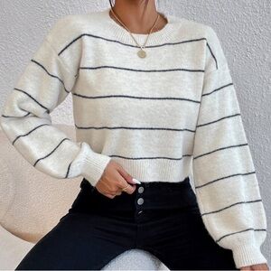 🍂 NWT SHEIN WOMENS SIZE SMALL BLACK AND WHITE STRIPED CROPPED SWEATER